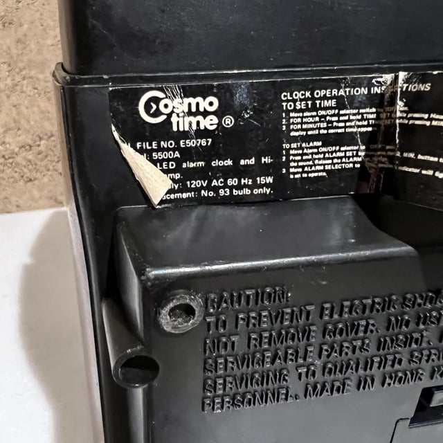 Mid-Century Modern 1970s Cosmo Time Folding Portable High Intensity Desk Lamp & Digital Alarm Clock For Sale - Image 3 of 11