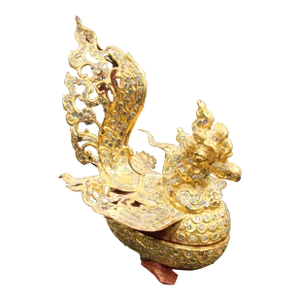 Burmese Bird-Shaped Betel Gold Lacquered Box