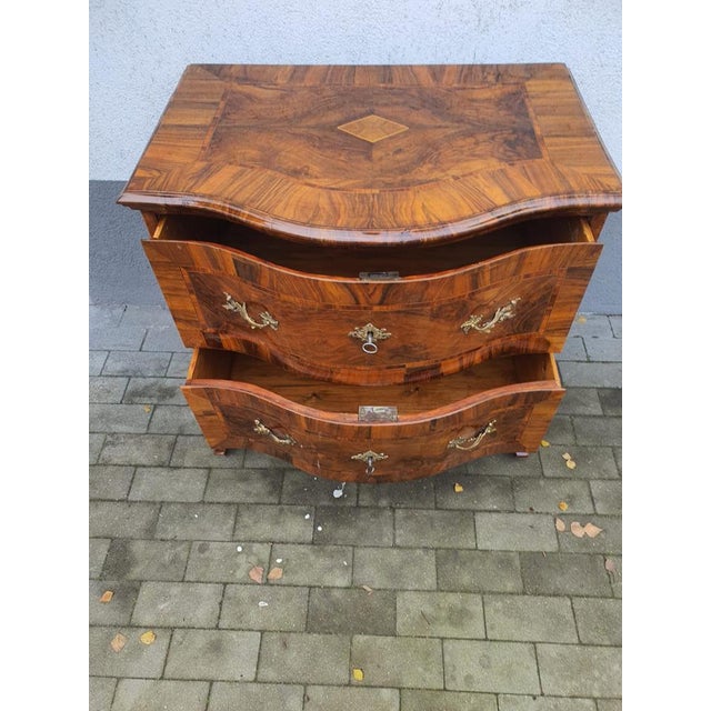Small Baroque Chest of Drawers in Walnut, 1760 For Sale - Image 4 of 7