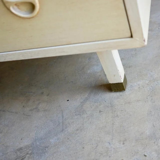 1960s Pair of Large Mid-Century Harvey Probber Three Drawer Chests in Cream For Sale - Image 5 of 10