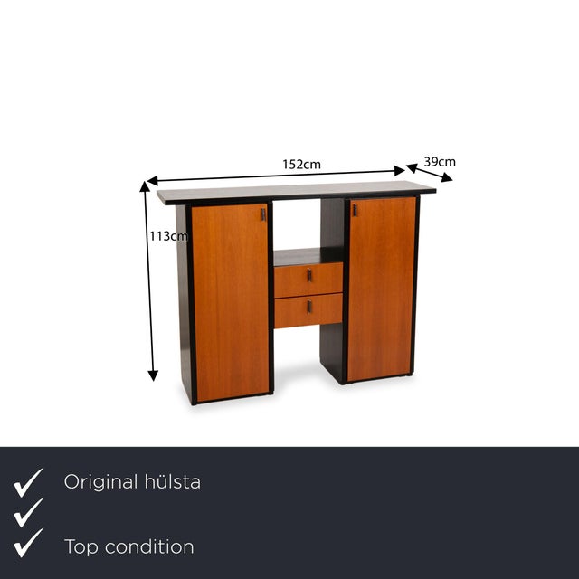 The Venti sideboard from Hülsta is characterized by its unusual basic shape: two individual cabinet elements are connected...