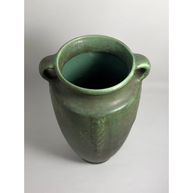 Vintage Niloak Art Pottery Green Double-Handle Vase – Benton, Arkansas For Sale - Image 11 of 11