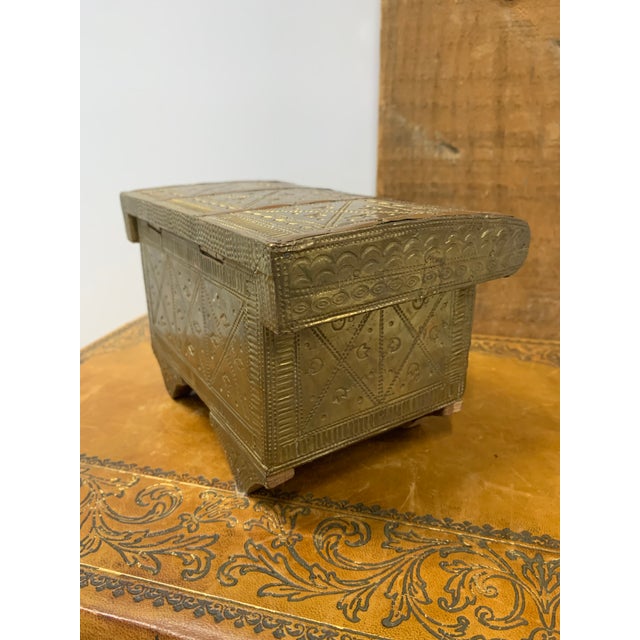 Vintage Hammered & Tooled Brass Casket With Copper Accents For Sale - Image 4 of 7