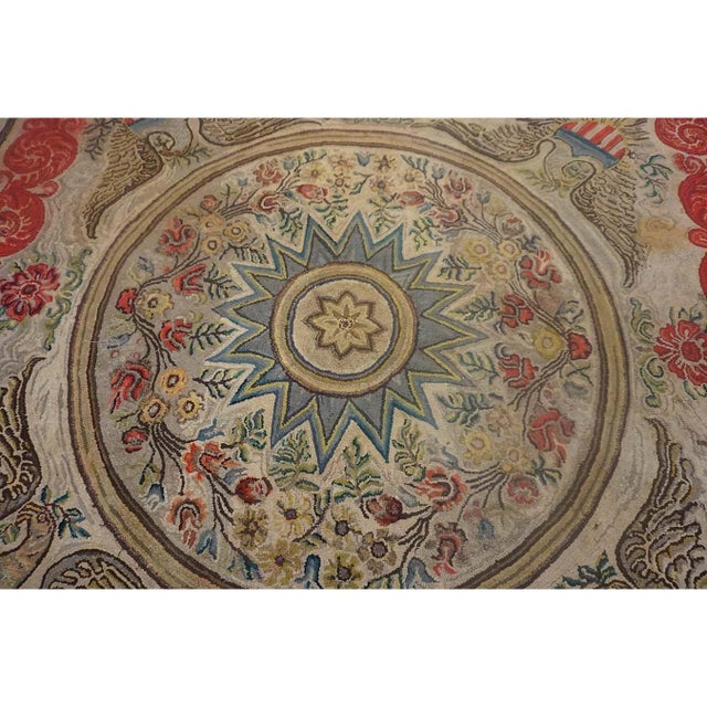 1920s Gray Classic Medallion Antique American Hooked Cotton Rug Square Carpet For Sale - Image 11 of 11