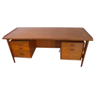 Large Model 207 Desk in Teak by Arne Vodder for Sibast, Denmark, 1950s For Sale