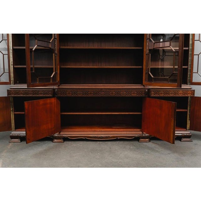 English Style Bookcase in Mahogany, Early 20th Century For Sale - Image 11 of 18