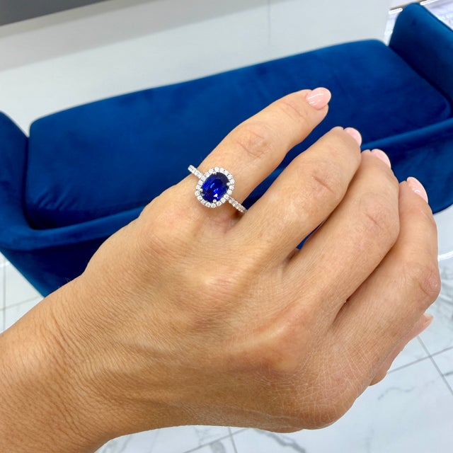 Ladies 18k White Gold 2.16ctw Gia Sri Lanka Sapphire Halo Diamond Cocktail Ring, Size 5.25 For Sale - Image 9 of 9