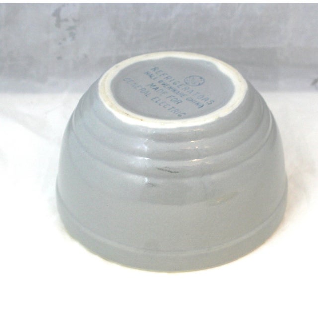 1930s Art Deco Hall Pottery Ceramic Lidded Refrigerator Dish Serving Bowl Gray & Yellow For Sale - Image 9 of 11