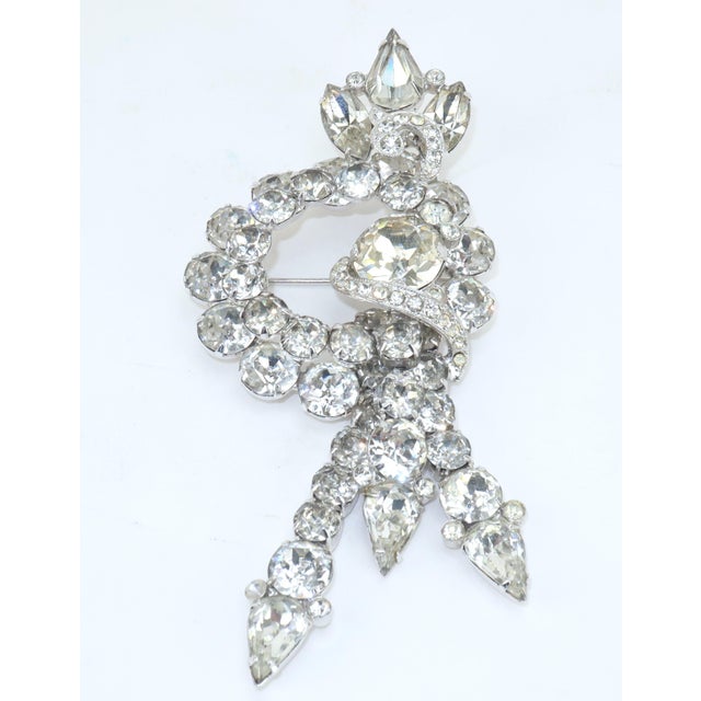 Mid-Century Modern Large Eisenberg Rhinestone Dangle Brooch, 1950's For Sale - Image 3 of 12