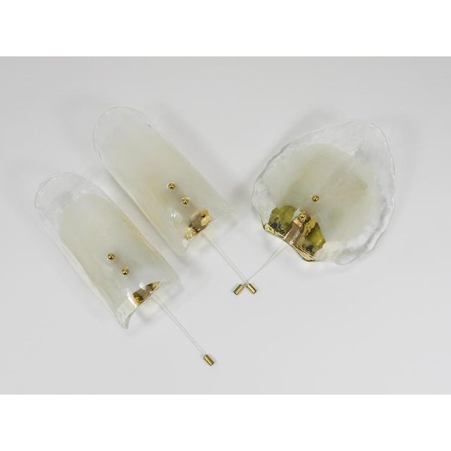 Kalmar Brass and Murano Glass Petal Sconce Wall Light by J. T. Kalmar for Kalmar, 1970s For Sale - Image 4 of 16