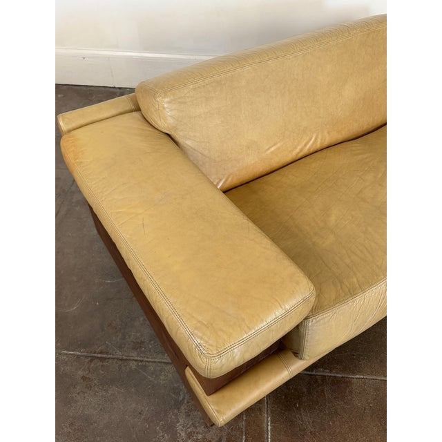 Vintage 1980’s Italian and Walnut Sculptural Leather Loveseat For Sale - Image 4 of 18