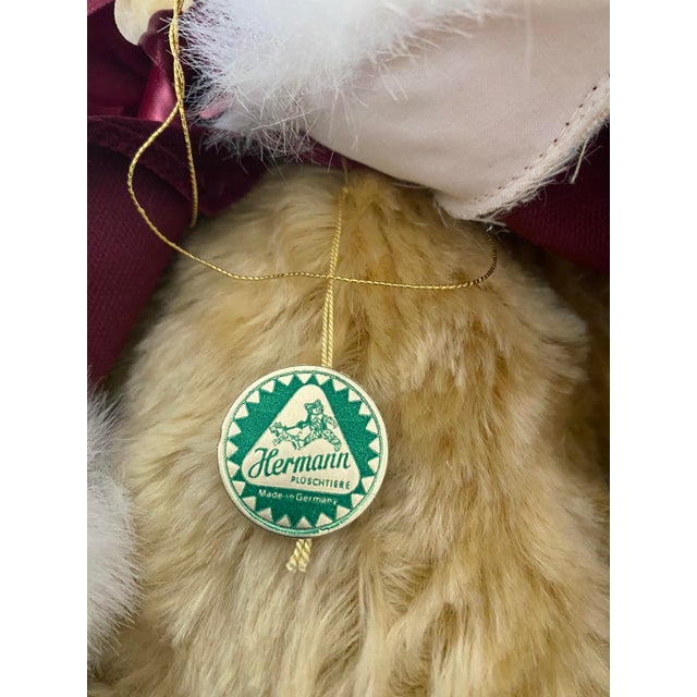 Traditional Vintage 1996 Mohair Hermann-Coburg Annual Christmas Bear - Limited Edition German Mohair Teddy Bear With Growler, Tags Included Excellent Condition For Sale - Image 3 of 14