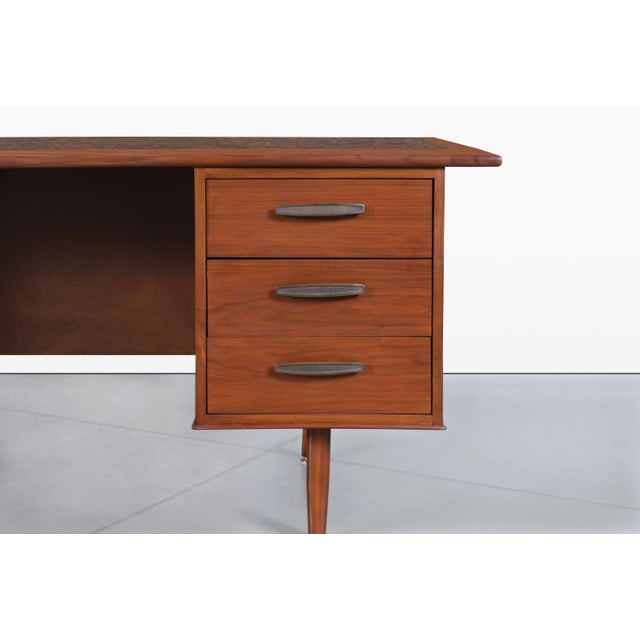 Mid-Century Modern 1960s Mid-Century Modern Walnut Executive Desk Attributed to Monteverdi Young For Sale - Image 3 of 12
