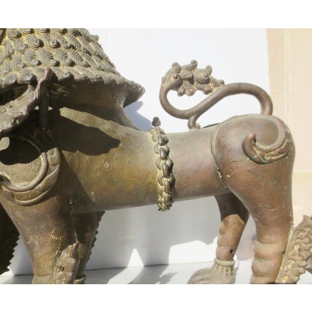 Antique 18th-19th Century Nepali Bronze Temple Lions - A Pair of 2 For Sale - Image 11 of 16