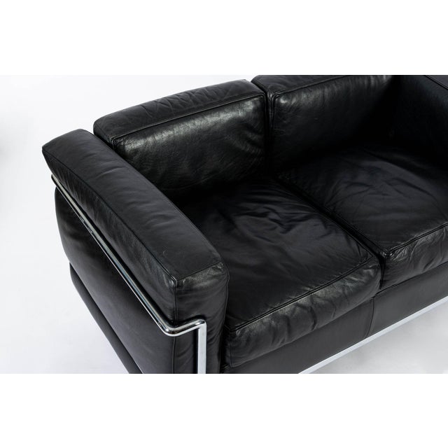 Authentic Cassina Lc2 Black Leather Two-Seat Sofa by Le Corbusier 1994 For Sale - Image 11 of 17