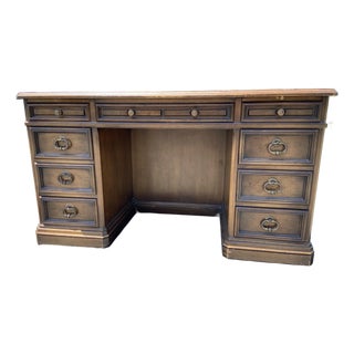 Vintage Sligh Furniture Leather Top Mid Century Modern Campaign Executive Desk For Sale