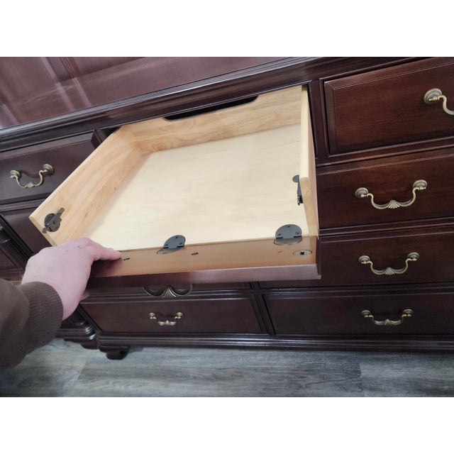 Kincaid Furniture - Hadleigh Drawer Dresser - 607-130 For Sale In Charlotte - Image 6 of 8
