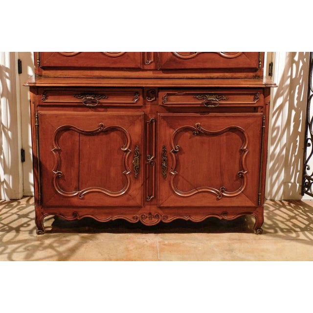 Mid 18th Century 1750s French Louis XV Period Cherry Buffet, à Deux-Corps with C-Scroll Motifs For Sale - Image 5 of 9