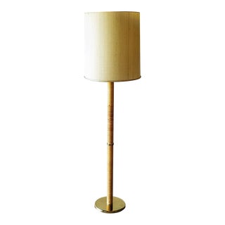 Vintage Mid 20th Century Brass and Rattan Wrapped Floor Lamp For Sale