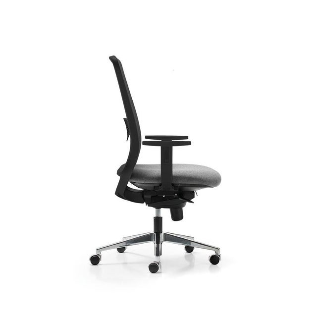 Contemporary Speed High Backrest Managerial Armchair in Mesh and Upholstery by Quinti Sedute For Sale - Image 3 of 7