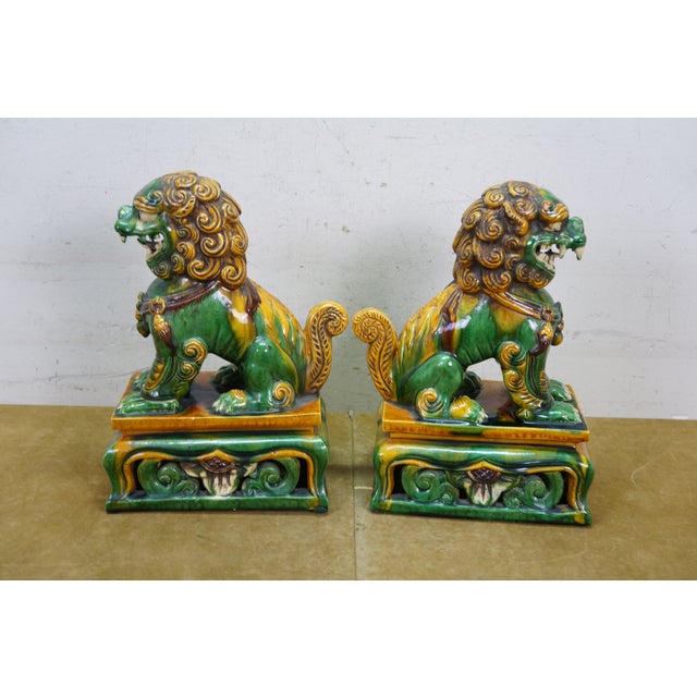 2 Chinese Green Sancai Glazed Porcelain Foo Dog Guardian Lion Statues 12" For Sale - Image 6 of 18