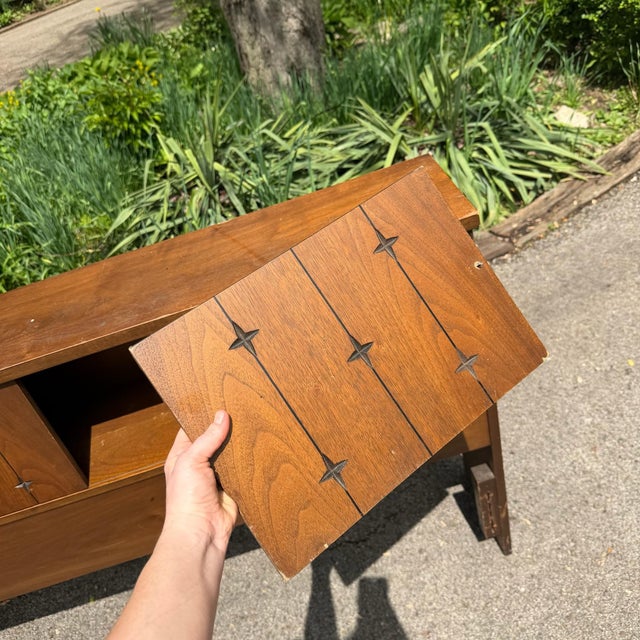 Wood Mid 20th Century Attributed Broyhill Saga Full Size Walnut Mid Century Modern Headboard For Sale - Image 7 of 10