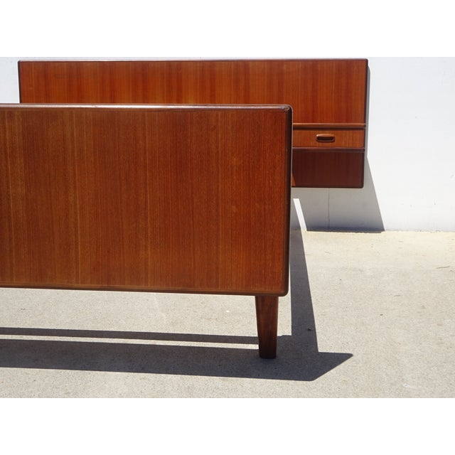 Vintage Teak Bed with Integrated Nightstand, 1960s For Sale - Image 4 of 18