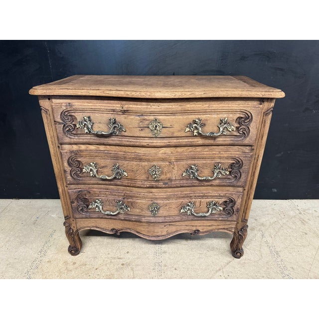 French Bleached Oak Chest of Drawers, 1920 For Sale - Image 13 of 13
