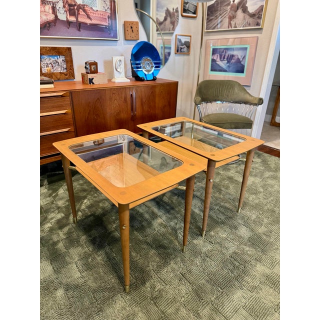 Mid-Century Modern A Pair of Mid Century Modern Side Tables in the Style of Paul McCobb, Circa 1960s. For Sale - Image 3 of 12