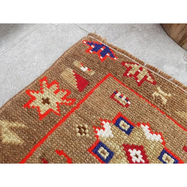 Textile 1950s Handknotted Brown Turkish Rug For Sale - Image 7 of 9