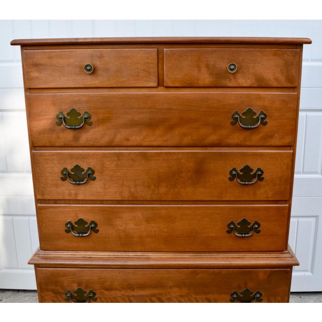Vintage Ethan Allen Heirloom Nutmeg Maple 7 Drawer Chest on Chest Tall Dresser For Sale - Image 10 of 17