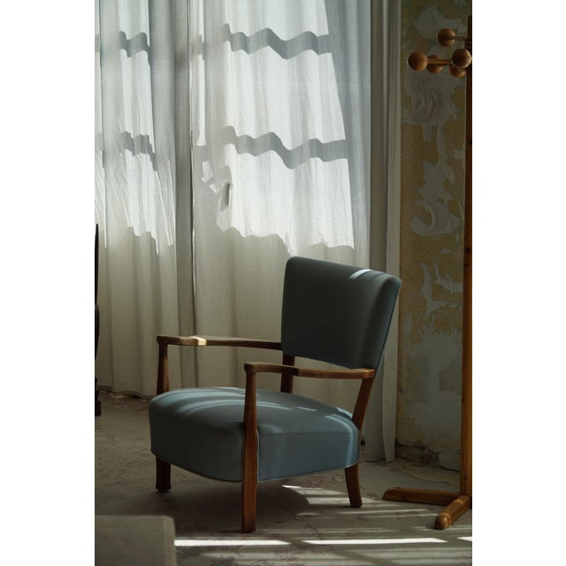 Danish Modern Curved Lounge Chair in Oak attributed to Viggo Boesen, 1950s For Sale - Image 3 of 18