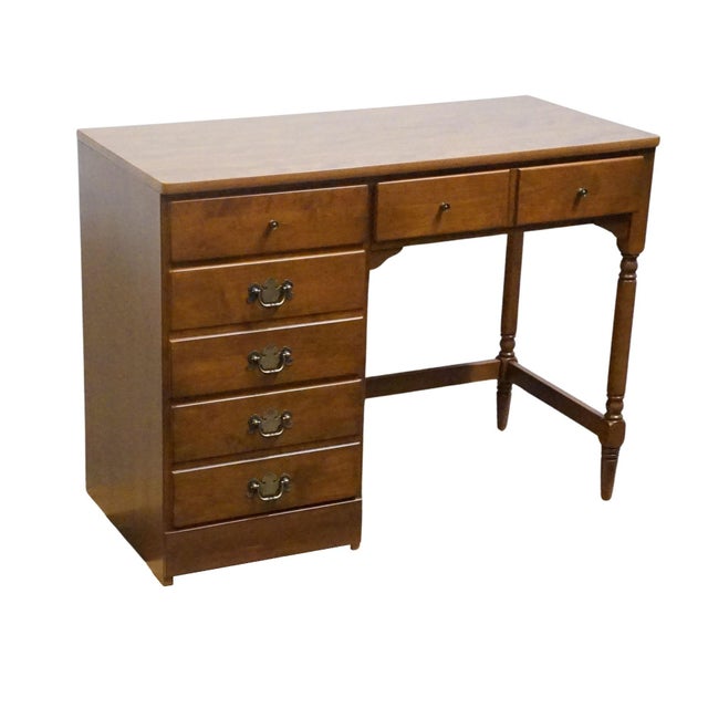 ETHAN ALLEN Heirloom Nutmeg Maple CRP Custom Room Plan 40" Student Writing Desk 10-4550P Has the Formica top. 30.25" High...
