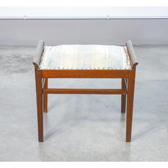 Italian design stool from the 40s, in oak wood period the line of the bench is attributable to the italian design of the...