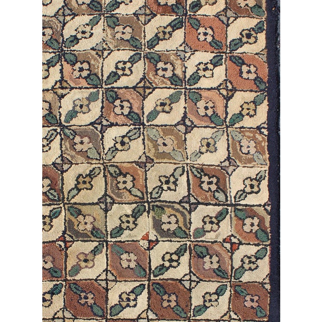 Measures:3'1 x 6' Antique American Hooked rug with all over geometric leaf design. Keivan Woven Arts / rug 13-0304,...