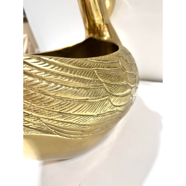 Metal Brass Swan Planter - Hollywood Regency – Large Palm Beach Centerpiece Cachepot For Sale - Image 7 of 11