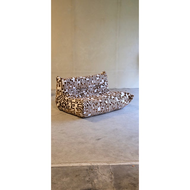 Contemporary Two-Seater Togo Sofa from Ligne Roset, 1970s For Sale - Image 3 of 15