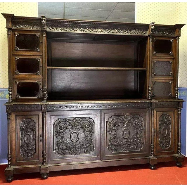 Wood Renaissance Style Buffet in Carved Walnut For Sale - Image 7 of 8