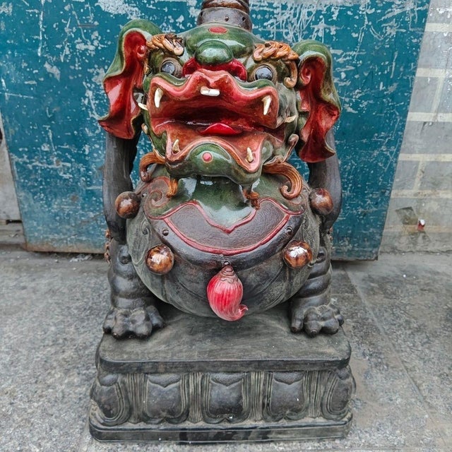 Monumental Pair of Vintage Chinese Shiwan Pottery Temple Lions (Pixiu) | Large Guardian Foo Dogs For Sale In New York - Image 6 of 6