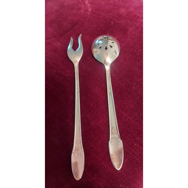 This is a lovely vintage 1847 Rogers Bros. "First Love" silverplate olive/pickle serving set, made by International Silver...