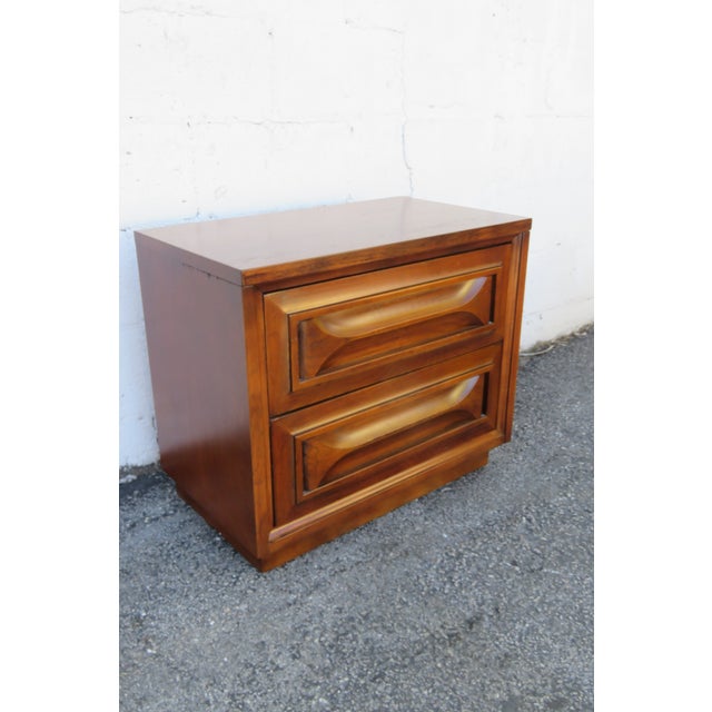 Brown Mid Century Modern Nightstands End Side Bedside Tables a Pair 6292 For Sale - Image 8 of 14