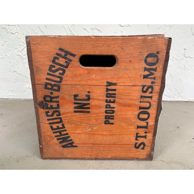1950s Vintage Budweiser Wooden Beer Crate With Original Graphics – Anheuser-Busch, C. 1940s–1950s For Sale - Image 5 of 11