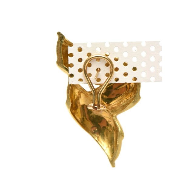 1970s Vintage Tiffany & Co. Sculptural 18 Karat Gold Pierced Lever Back Earrings - 2 Pieces For Sale - Image 5 of 10