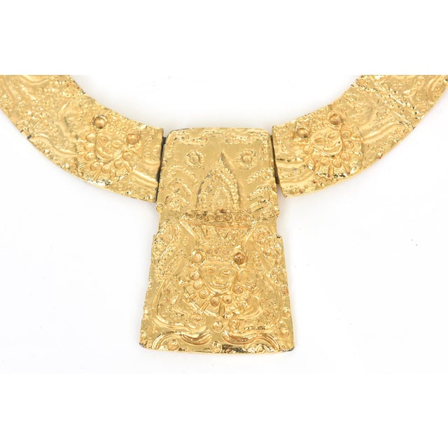 Mid-Century Modern Vintage Signed Kenneth Lane Egyptian Etruscan Style Gold Plated Collar Necklace For Sale - Image 3 of 11