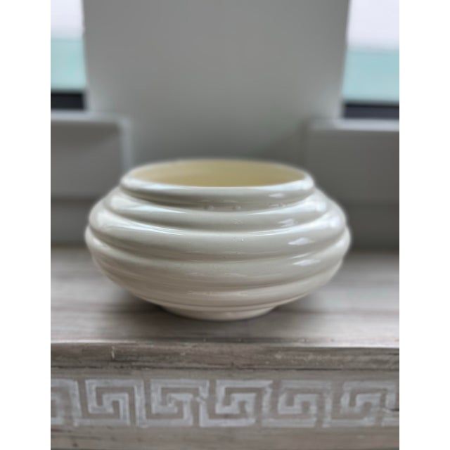 Late 20th Vintage Haeger Beehive Ivory Ceramic Cachepot For Sale In Houston - Image 6 of 10