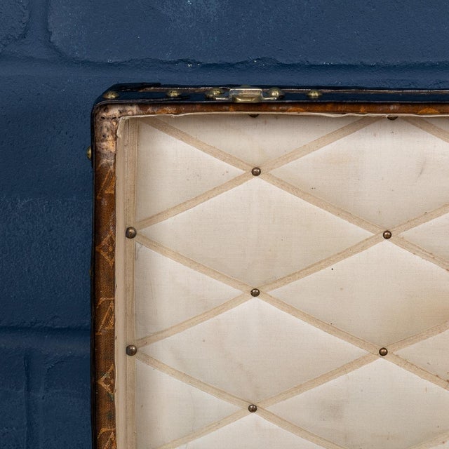 Antique French Trunk in Woven Canvas from Louis Vuitton, 1900 For Sale - Image 16 of 18