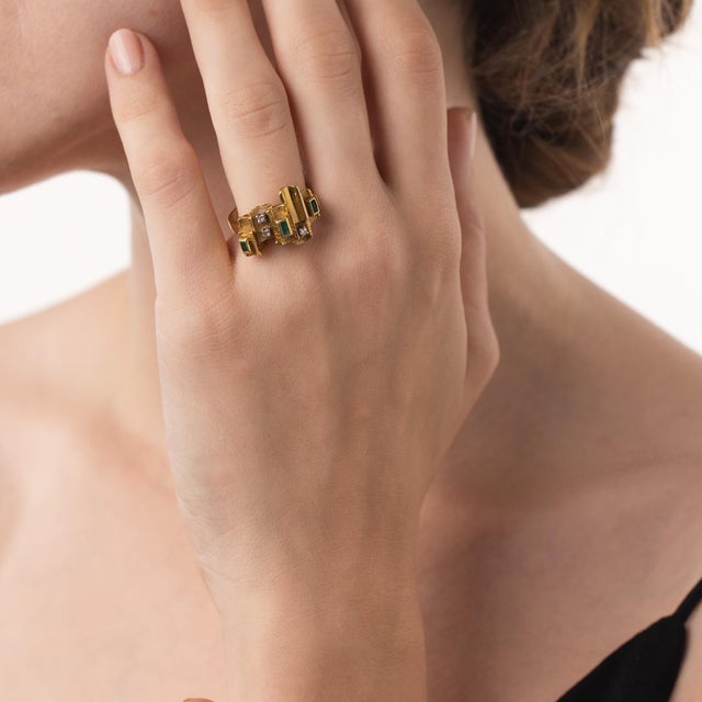 1970s Vintage Emerald Diamond 18k Yellow Gold Ring, Size 6.5 For Sale - Image 5 of 6