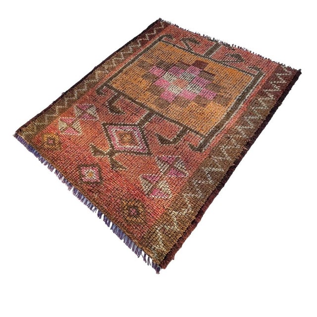 Vintage Kurdish Rug , 110 X 95 Cm Pretty, little Turkish Kilim, made in the 1960s, this is a lovely central Turkish rug...