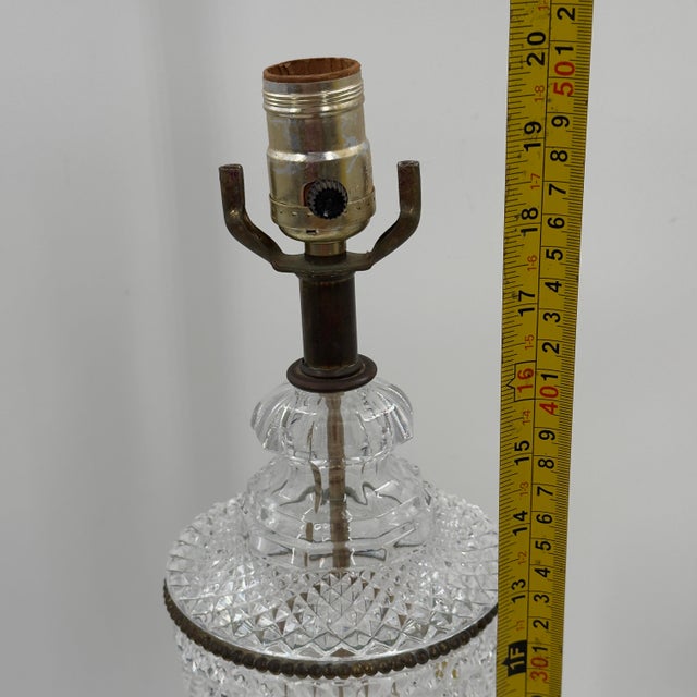 Vintage Hollywood Regency Cut Glass Brass Table Lamp Black Marble Base For Sale In Tampa - Image 6 of 10