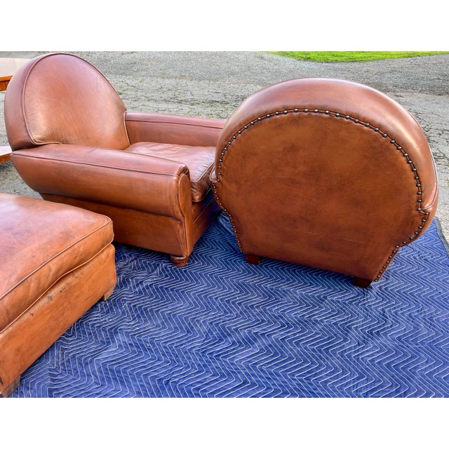 Art Deco Early 20th Century Pair of French Art Deco Saddle Leather Chairs & Ottoman For Sale - Image 3 of 4